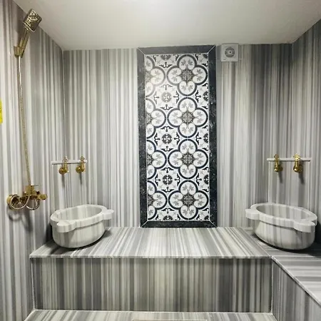 Ferman Hotel-special Category Istanboel